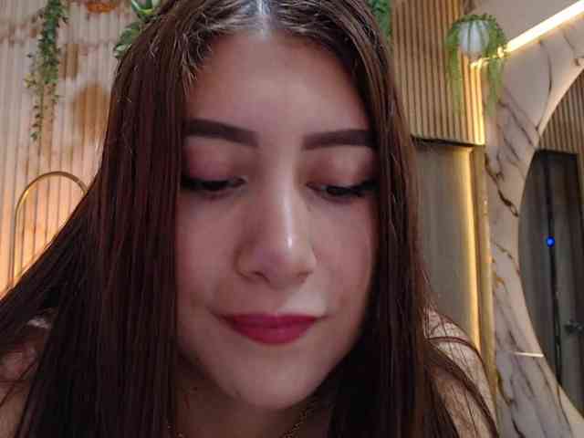 hornyssluttt webcam