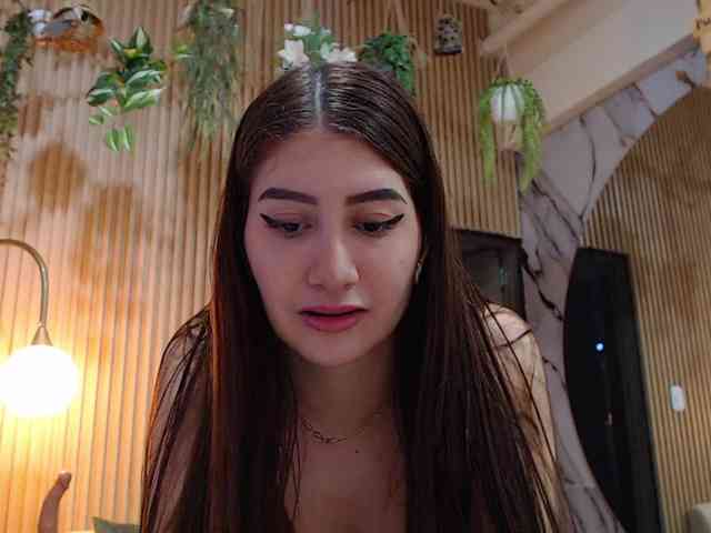 hornyssluttt webcam