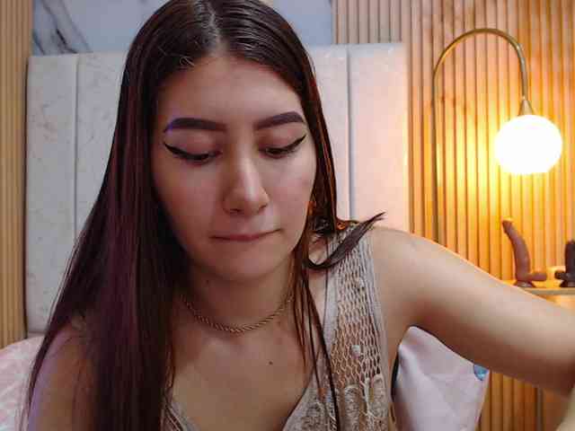 hornyssluttt webcam