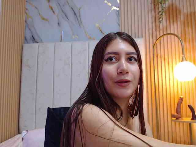 hornyssluttt webcam