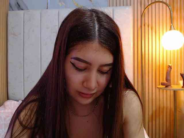 hornyssluttt webcam