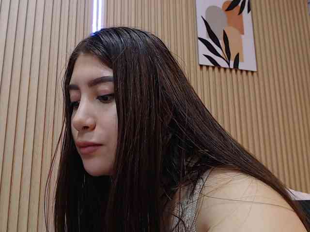 hornyssluttt webcam