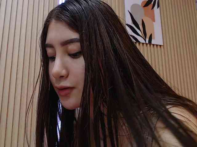 hornyssluttt webcam