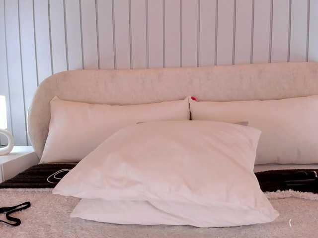 MaiaCollins's BongaCams show and profile