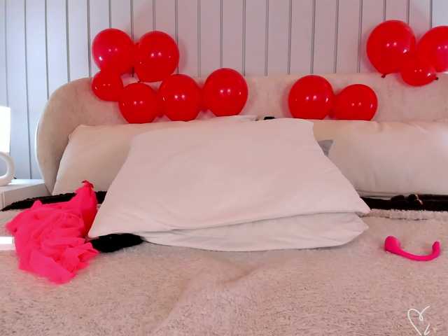 MaiaCollins's BongaCams show and profile