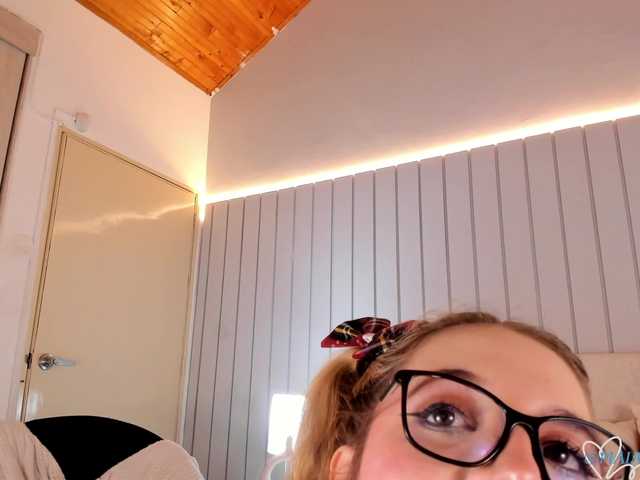 MaiaCollins's BongaCams show and profile