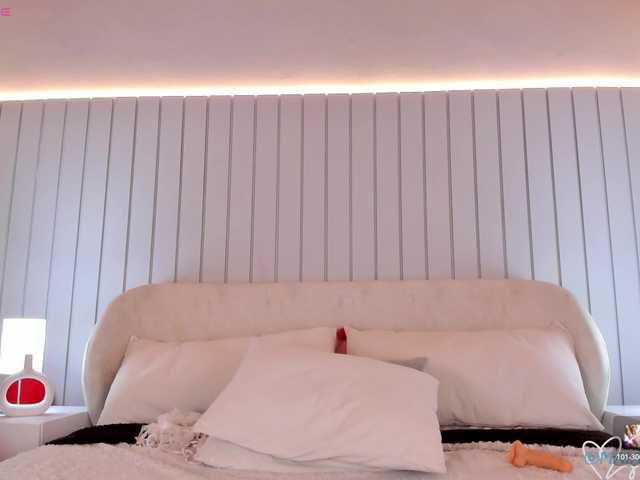 MaiaCollins Live Cam on BongaCams