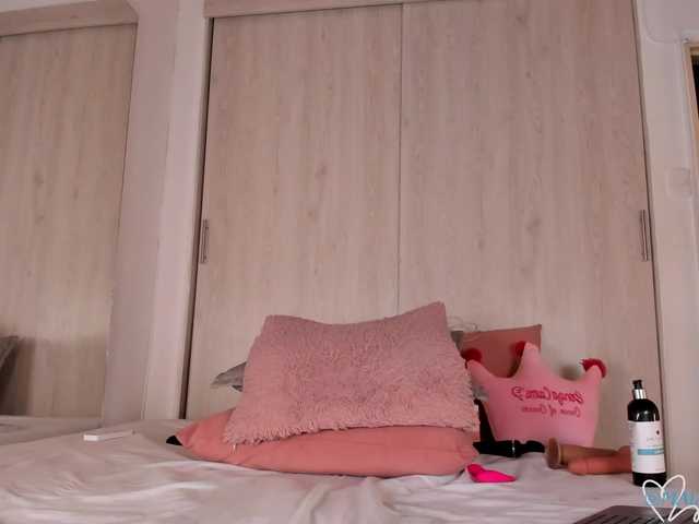 Explore MaiaCollins, she wants to masturbate for you MaiaCollins from BongaCams