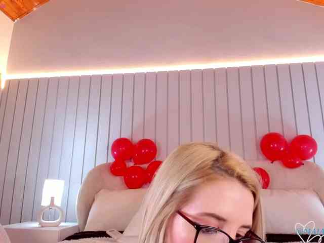 MaiaCollins webcam