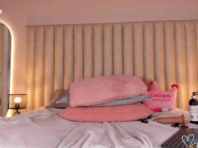 MaiaCollins webcam