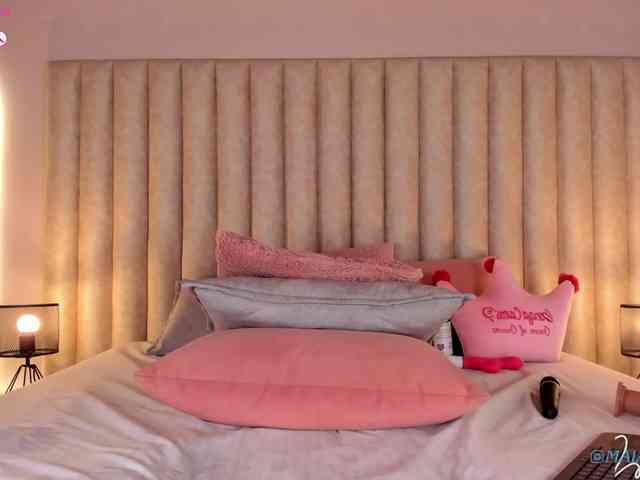 MaiaCollins webcam