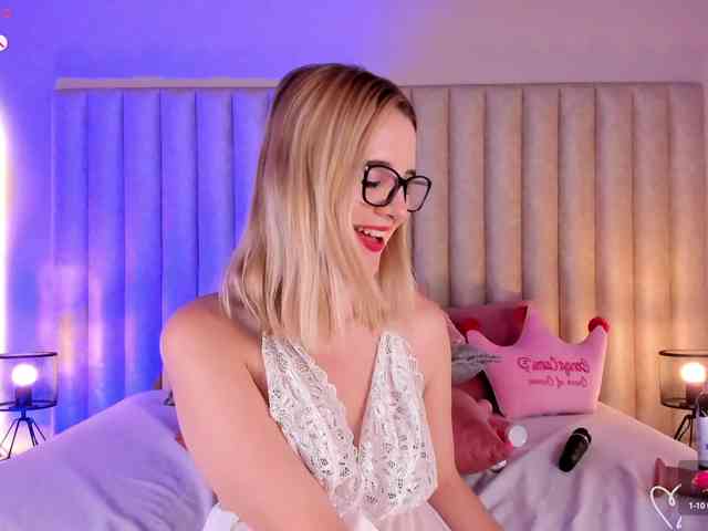 MaiaCollins webcam
