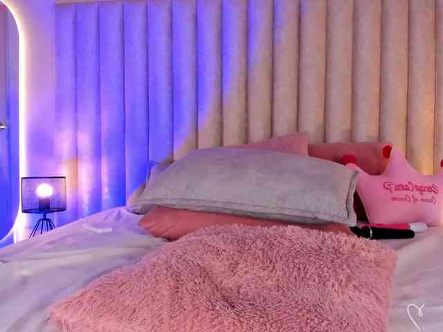 MaiaCollins webcam