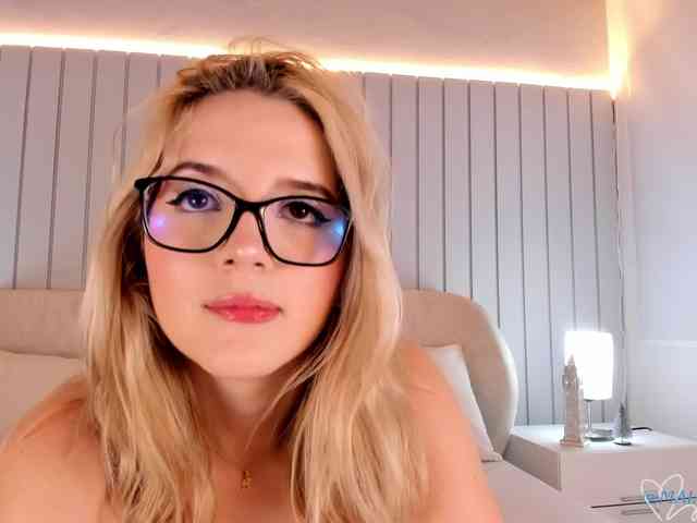 MaiaCollins webcam