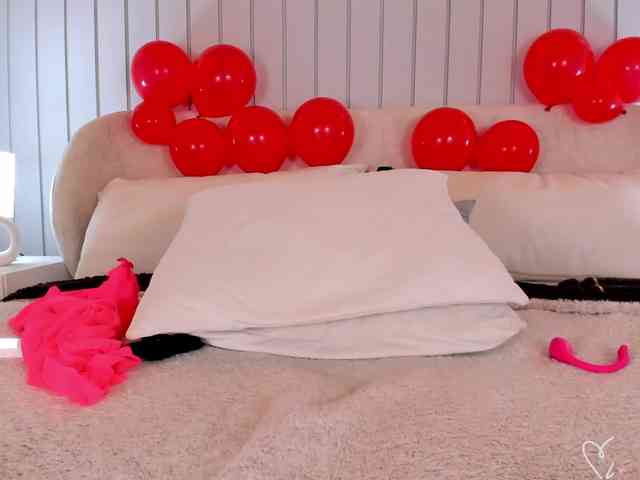 MaiaCollins Live Webcam on BongaCams