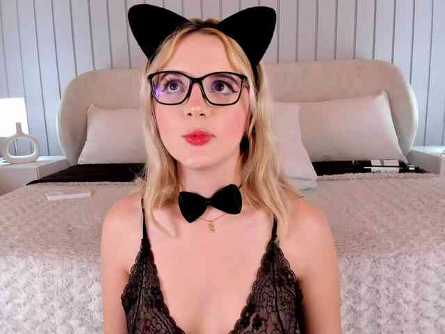 MaiaCollins Live Webcam on BongaCams
