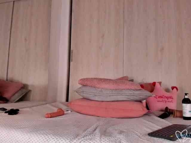 MaiaCollins webcam