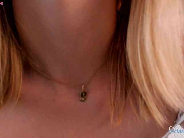 MaiaCollins webcam