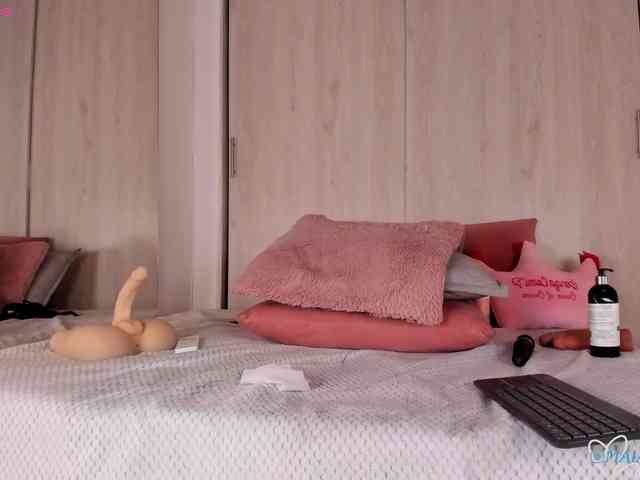 MaiaCollins webcam