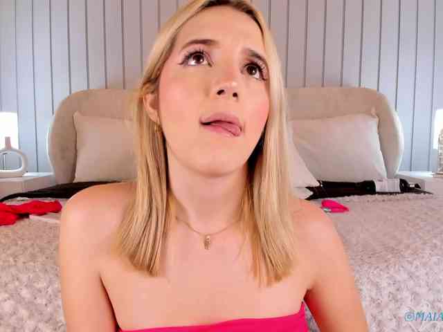 MaiaCollins MaiaCollins