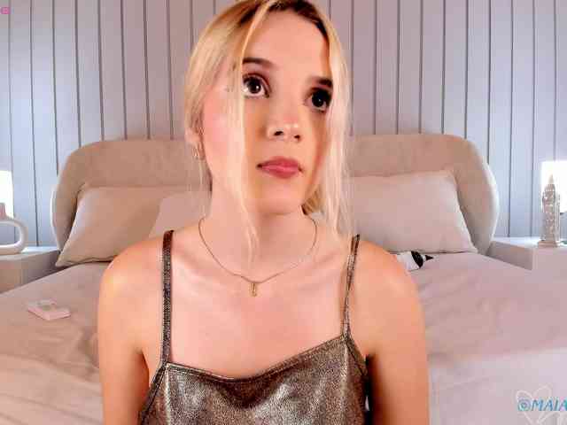 MaiaCollins webcam