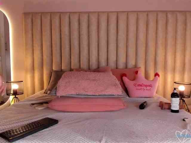 MaiaCollins webcam
