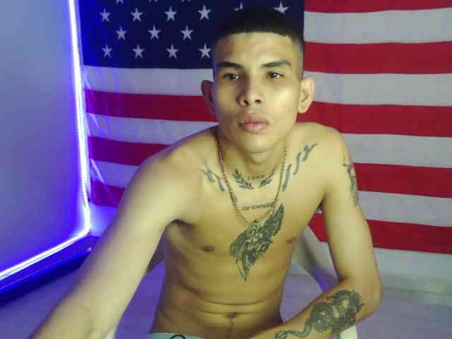 King-Findom Live Webcam on BongaCams