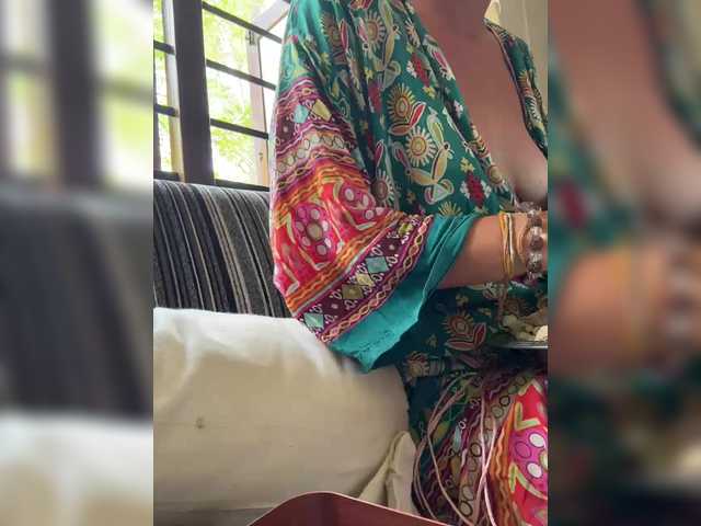 KinaMoonLove's BongaCams show and profile