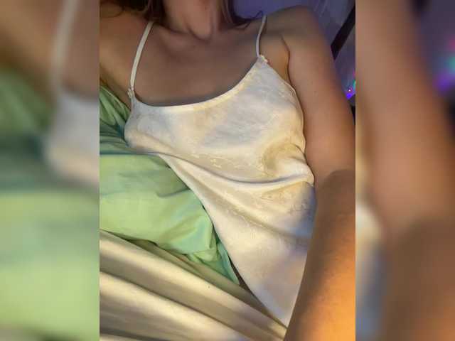 KinaMoonLove's BongaCams show and profile