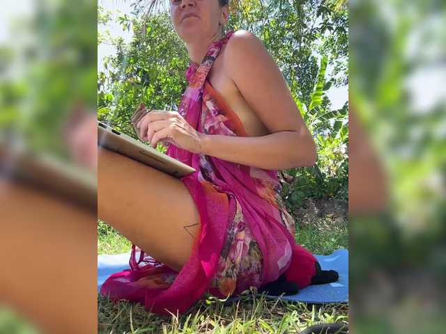 KinaMoonLove's BongaCams show and profile