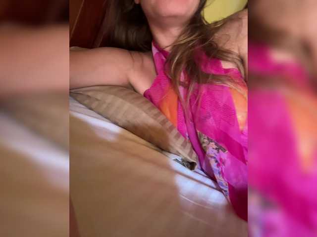 KinaMoonLove's BongaCams show and profile