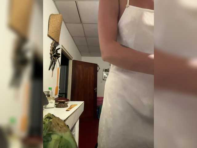 KinaMoonLove's BongaCams show and profile