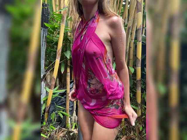 KinaMoonLove Live Webcam on BongaCams