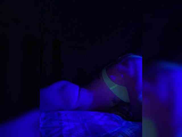 KinaMoonLove webcam