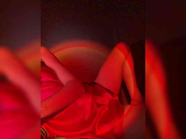 KinaMoonLove webcam