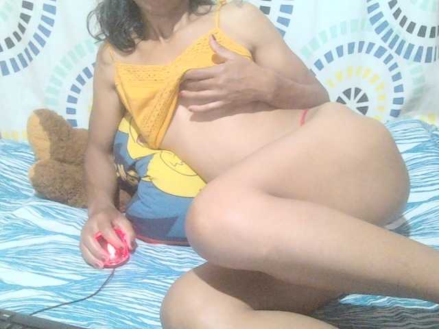 Myrinaahh's BongaCams show and profile