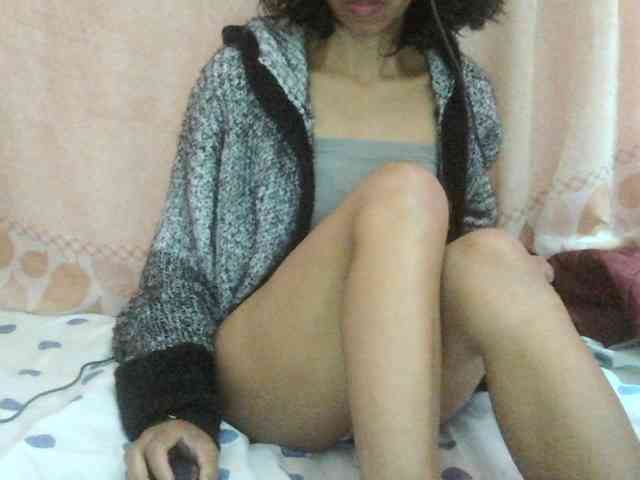 Myrinaahh webcam
