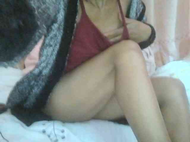 Myrinaahh webcam