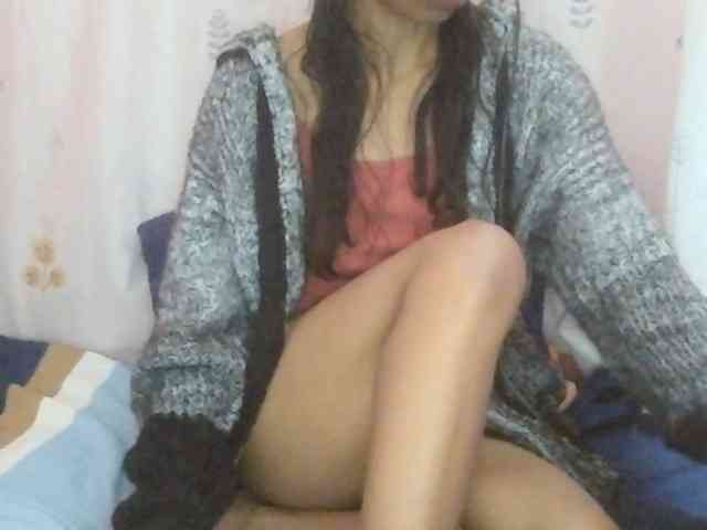 Myrinaahh webcam