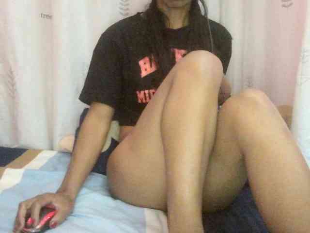 Myrinaahh webcam