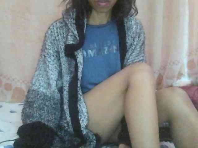 Myrinaahh webcam