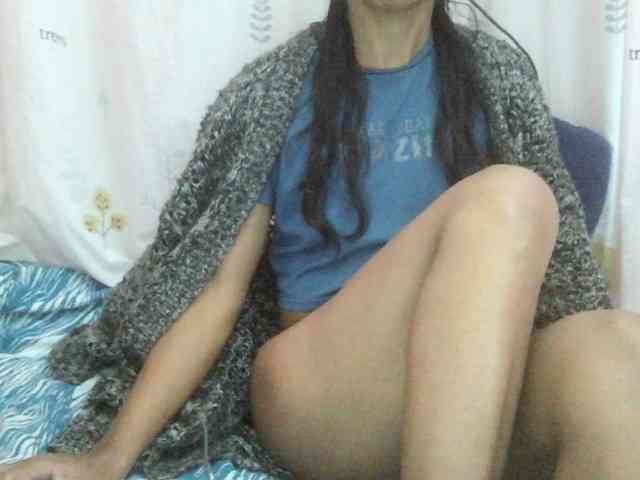 Myrinaahh webcam