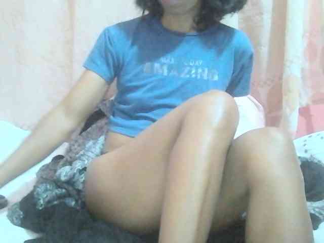 Myrinaahh webcam