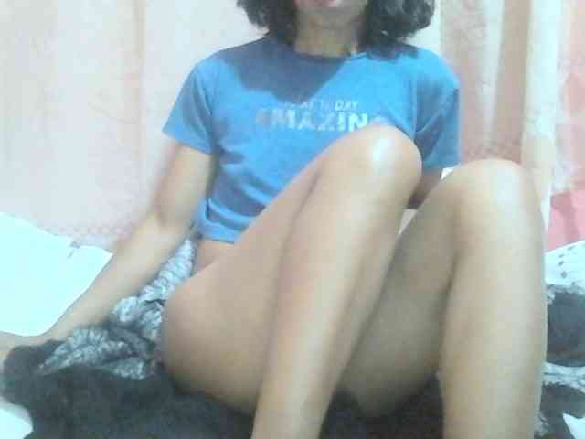 Myrinaahh webcam