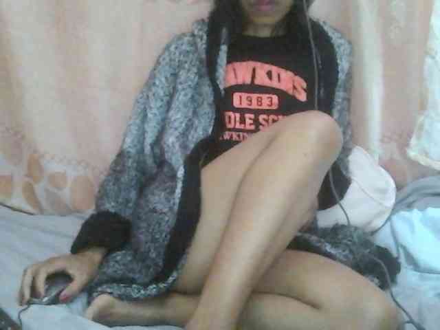 Myrinaahh webcam