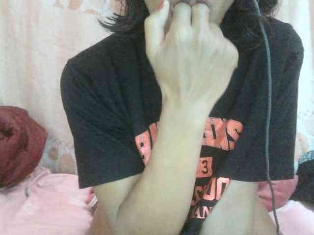 Myrinaahh webcam