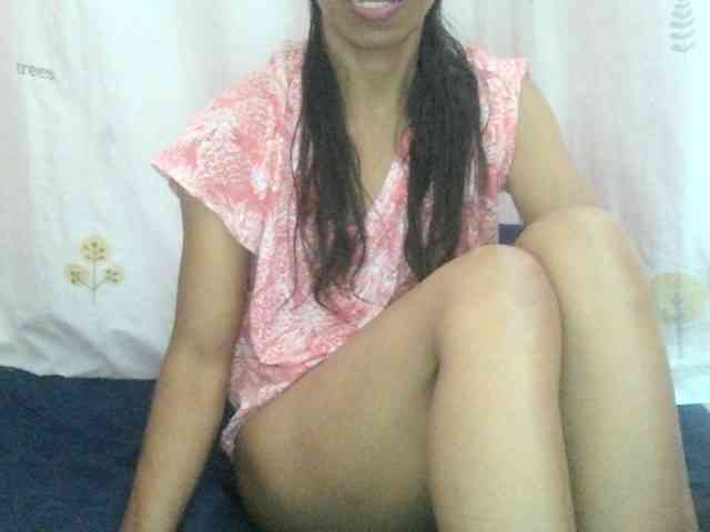 Myrinaahh webcam
