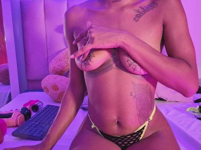 NAHOMII-BROWN's BongaCams show and profile