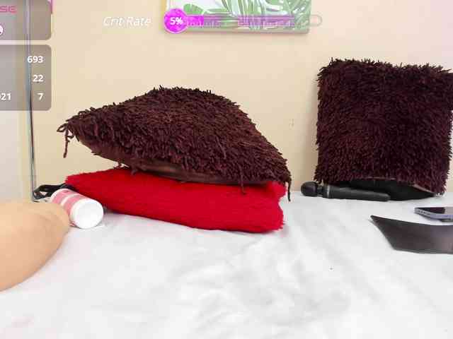 NAHOMII-BROWN webcam