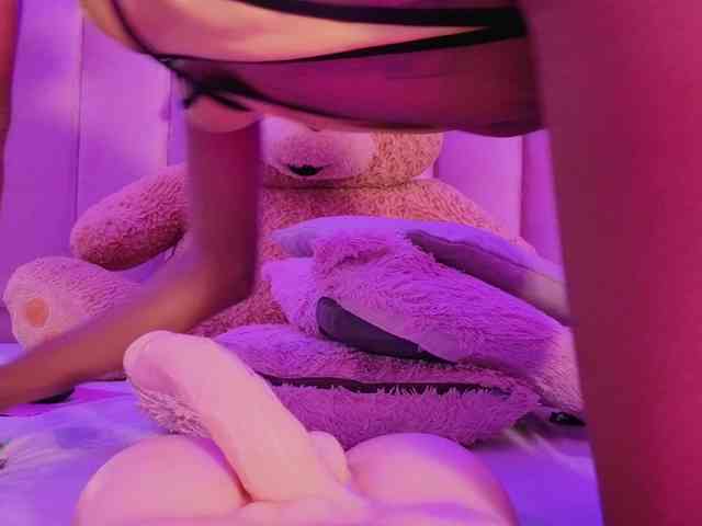 NAHOMII-BROWN webcam